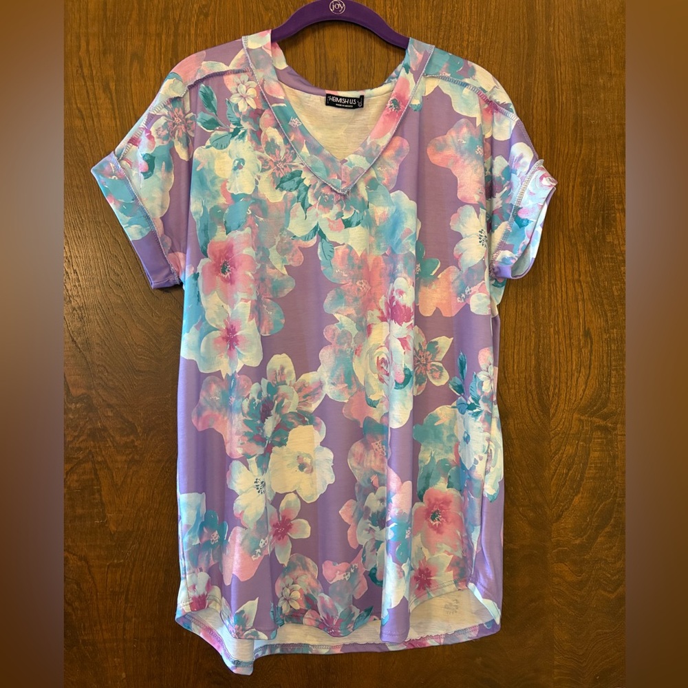 Heimish Women's Floral V-Neck SS Top SZ L
NEW